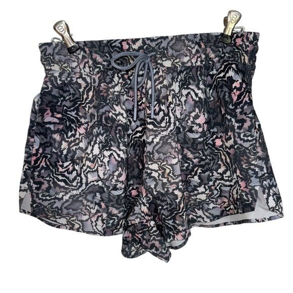 Athleta Crossroads Kinetic Abstract Shorts – Size Small - Picture 3 of 8